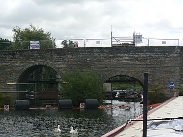 photo of repairs at Bidford Bridge