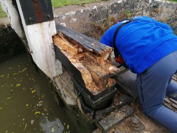 photo of broken balance beam
