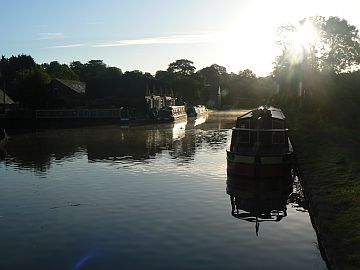 Dawn over Tardebigge basin