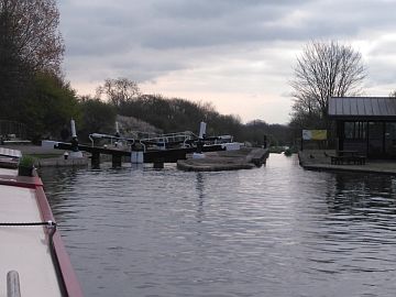 photo of narrow locks at Hatton