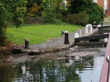 photo of rubbish in Minworth locks