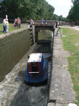 photo of barge stuck in Stenson Lock