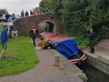 Water allowed in through top chamber
