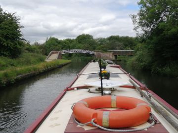 photo of footbridge over northern end of 'Two-Lock Line'